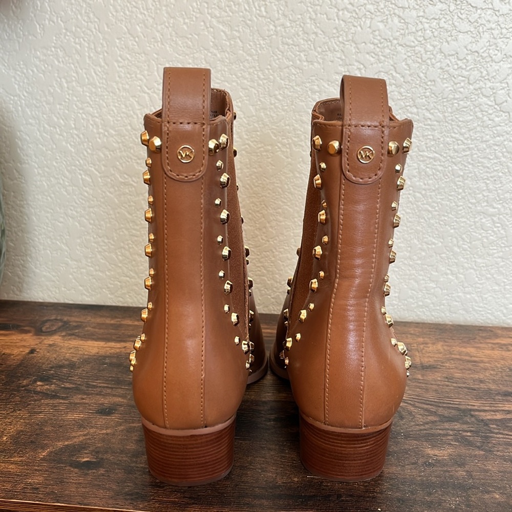 🆕 Michael Kors Kinlee Astor Studded Leather Ankle Boot - Picture 4 of 10